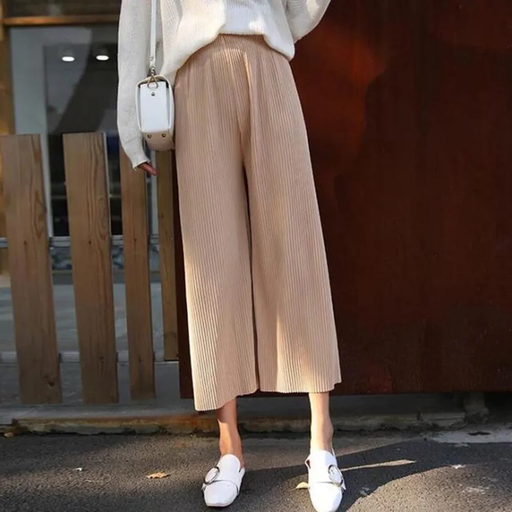 Fold pleated pants